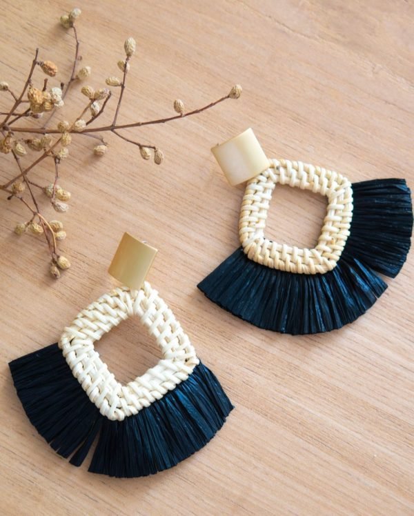 Bela hand-turned wooden hoops
