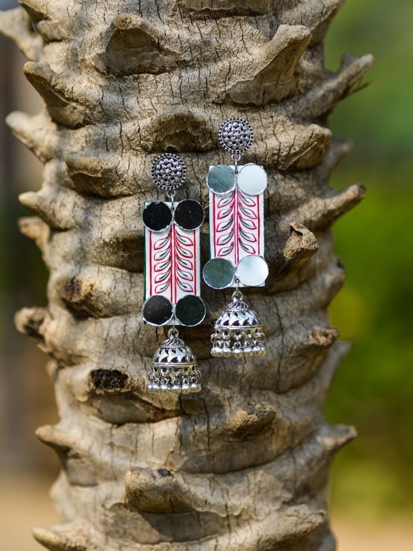 Bell-shaped jhumka, traditional form