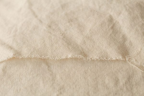 Close weave of the natural cocoon fibre
